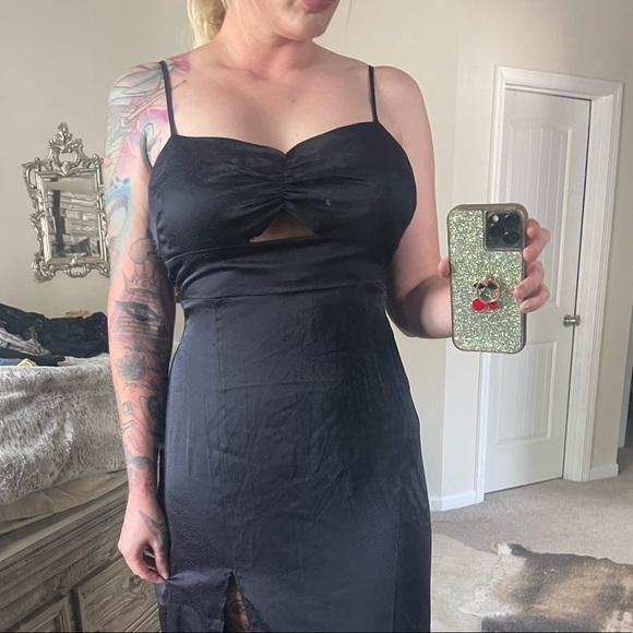 Midnight blue slip dress with keyhole cutout - Picture 4 of 7